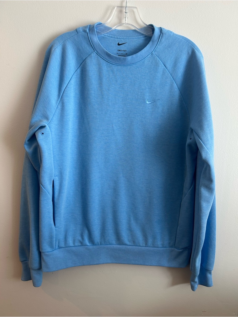 Nike Dri Fit Carolina Blue Ski Blue Crewneck pullover sweatshirt performance